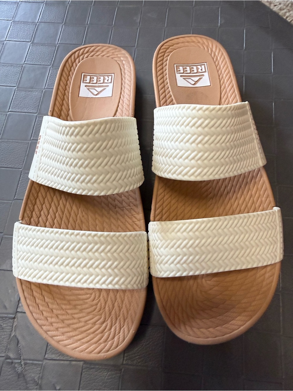Brand new Reef Cream and Tan Woven Platform Slide Sandals